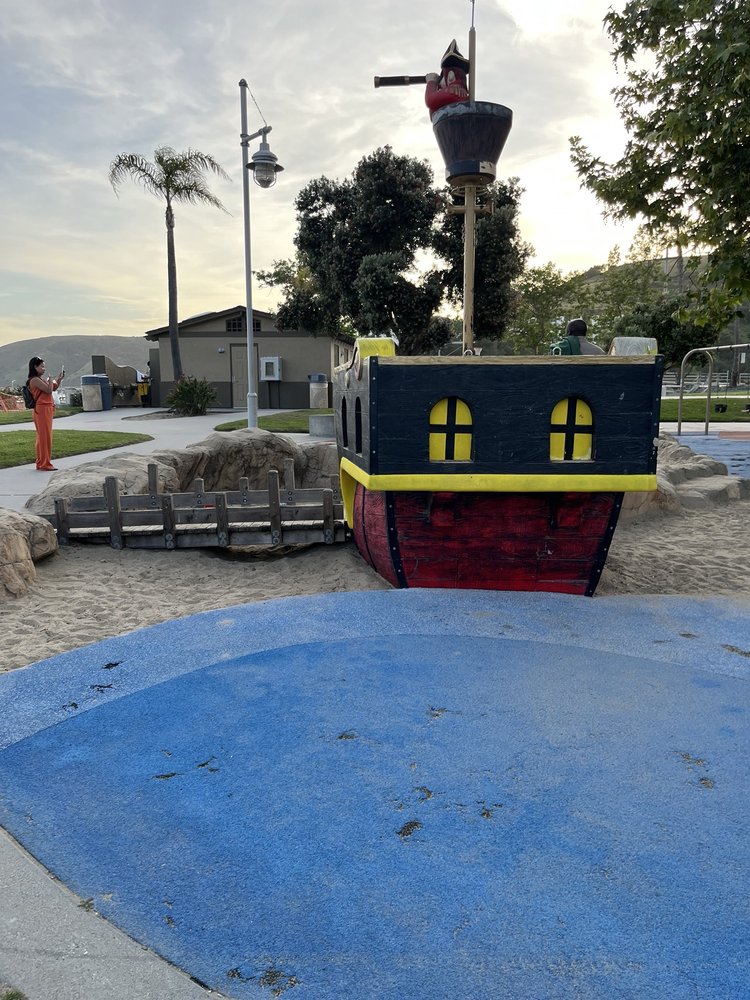Pirate Park Logo