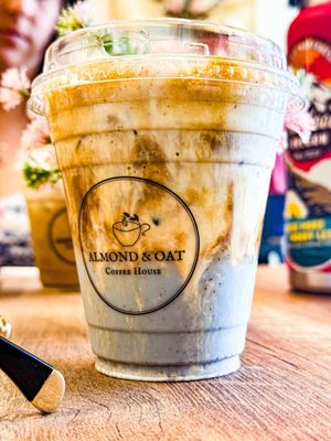 Almond & Oat Coffee Bar by null