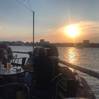 Frying Pan NYC - Great view - Bars Near Me - New York, New York Frying Pan NYC - Great view - Bars Near Me - New York, New York