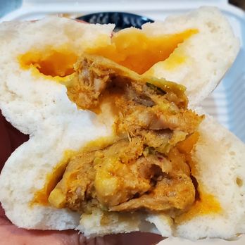 Yang Kee Dumpling - Steamed Curry Chicken Bao ($8.50) - Dim Sum Near Me - Davis, California
