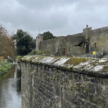 Cahir Castle - Tours Near Me