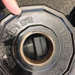 St John Siegfried Health Club - Sky Gym stops at 5 but this is a better gym so plenty of 2.5 lbs!