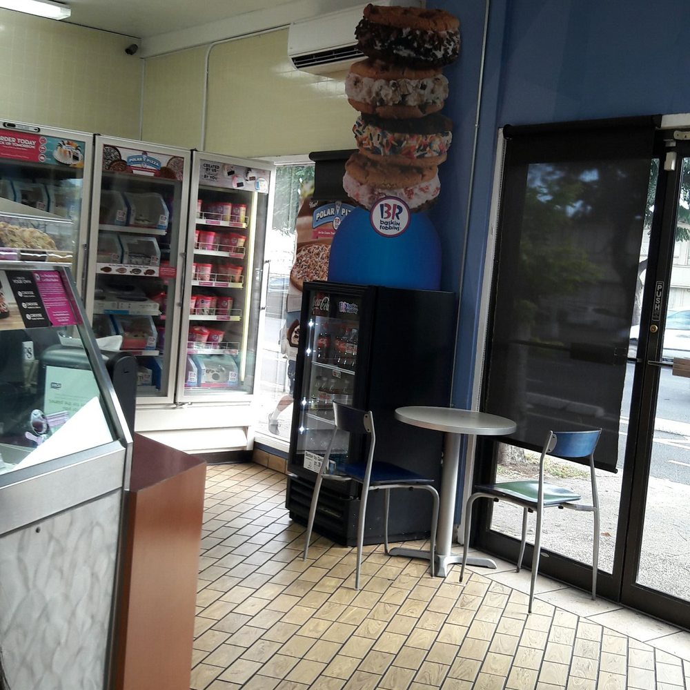 Baskin-Robbins - I love the fake cookies picture...what a lovely touch. - Ice Cream & Frozen Yogurt Near Me - Honolulu, Hawaii Baskin-Robbins - I love the fake cookies picture...what a lovely touch. - Ice Cream & Frozen Yogurt Near Me - Honolulu, Hawaii