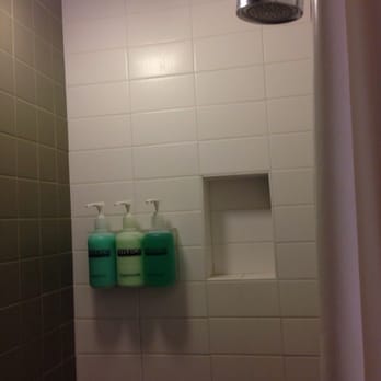 Hyperion Health Club - Clean showers - Gyms Near Me - Burbank, California