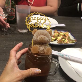 Yi Xin Cafe - HK Style Milk Tea (COLD) (冻）奶茶 cute!!! For birthday girl.... - Hong Kong Style Cafe Near Me - Honolulu, Hawaii