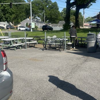 The Ice Cream Haven - Outdoor tables - Ice Cream & Frozen Yogurt Near Me - Belleville, Illinois The Ice Cream Haven - Outdoor tables - Ice Cream & Frozen Yogurt Near Me - Belleville, Illinois