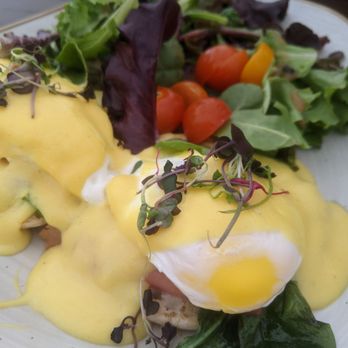 Hatch 44 Cafe - Salmon Eggs Benedict - Cafes Near Me - Metuchen, New Jersey