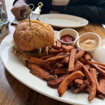 Floret - Spicy Tofu Sandwich - Vegetarian Near Me - Seattle, Washington