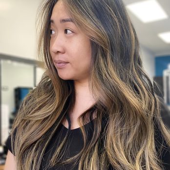 Colour Luxe Salon - Teasy lights by Erin @erin518hair - Hair Salons Near Me - Huntington Beach, California Colour Luxe Salon - Teasy lights by Erin @erin518hair - Hair Salons Near Me - Huntington Beach, California