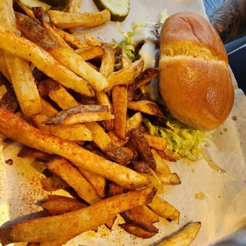 Jekyll Brewing - Smash burger - Breweries Near Me - Jacksonville Beach, Florida Jekyll Brewing - Smash burger - Breweries Near Me - Jacksonville Beach, Florida