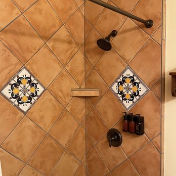 Hotel Mission De Oro - Shower - Hotels Near Me - Santa Nella, California Hotel Mission De Oro - Shower - Hotels Near Me - Santa Nella, California