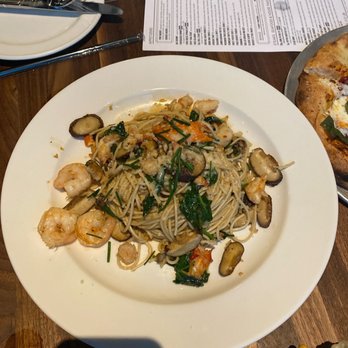 Yard House - Lobster Garlic Noodles - New American Near Me - San Jose, California Yard House - Lobster Garlic Noodles - New American Near Me - San Jose, California