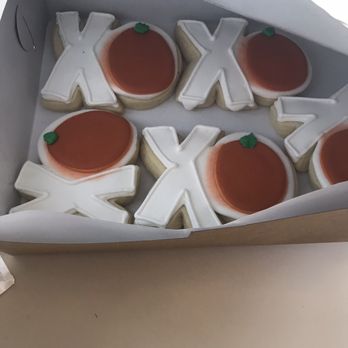 Bird Bakery - They wanted to charge me $4.00 a cookie.  The detail is awful, the paint goes past the piping and the X's are all off. - Desserts Near Me - San Antonio, Texas