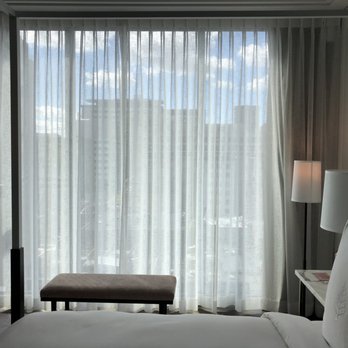 Four Seasons - Room - Hotels Near Me - Montreal, Quebec Four Seasons - Room - Hotels Near Me - Montreal, Quebec