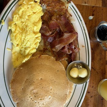 Ted's Bulletin 14th - Pancake, egg, bacon, hash brown - Breakfast & Brunch Near Me - Washington, DC, District of Columbia Ted's Bulletin 14th - Pancake, egg, bacon, hash brown - Breakfast & Brunch Near Me - Washington, DC, District of Columbia