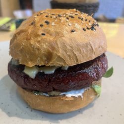 Meat & Greet - Beetroot veggie burger MAG