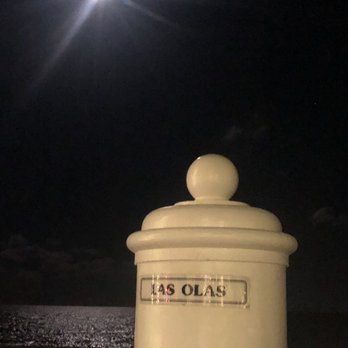 Las Olas Beach Center - Full moon over Fort Lauderdale Beach - Convenience Stores Near Me - Fort Lauderdale, Florida Las Olas Beach Center - Full moon over Fort Lauderdale Beach - Convenience Stores Near Me - Fort Lauderdale, Florida