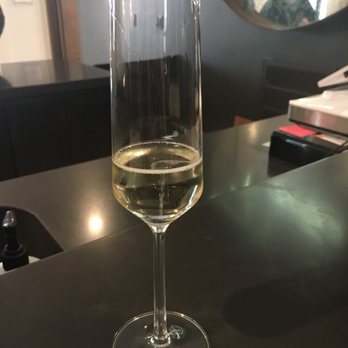 Rava Wines - Wine Tasting Room Near Me - Paso Robles, California Rava Wines - Wine Tasting Room Near Me - Paso Robles, California