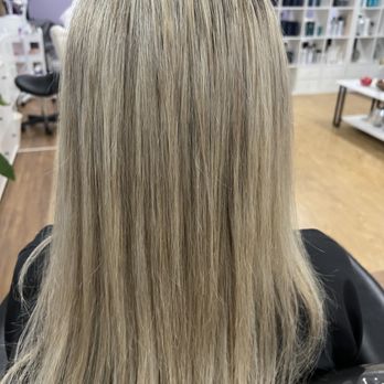 AJ Salon - Full highlights, cut and style - Hair Salons Near Me - Chicago, Illinois