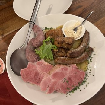 Hubenbauer - farmers meat plate - Gastropubs Near Me - Vahrn, BZ