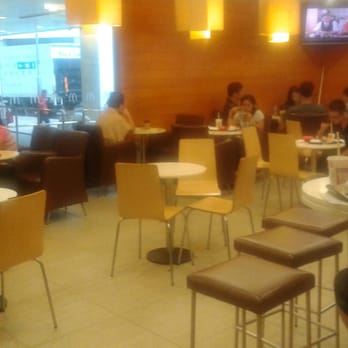 麥當勞 - Dining area at McDonald's - Fast Food Near Me - Hong Kong, HK