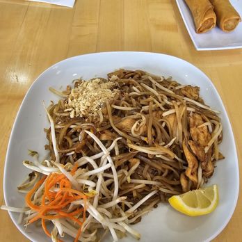 Li Su Thai Kitchen - Chicken Pad Thai - medium spice, no scallions - Thai Near Me - Eagan, Minnesota