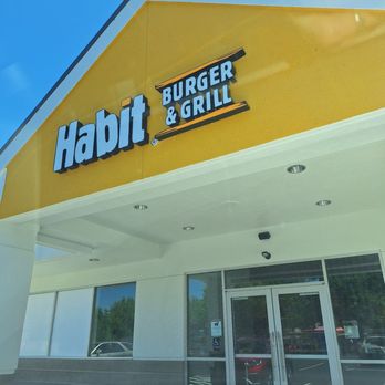 Habit Burger & Grill - Front entrance - Burgers Near Me - Vancouver, Washington