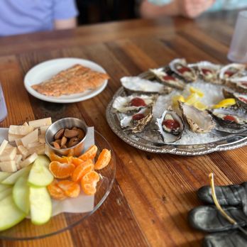 Humboldt Bay Provisions - a platter of oysters, fruit, and crackers - Beer Bar Near Me - Eureka, California