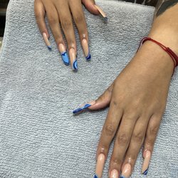 Pro Nails - Blue heart abstract work