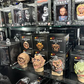 Halloween Express Inland Empire - Horror Ornaments - Costumes Near Me - Montclair, California Halloween Express Inland Empire - Horror Ornaments - Costumes Near Me - Montclair, California