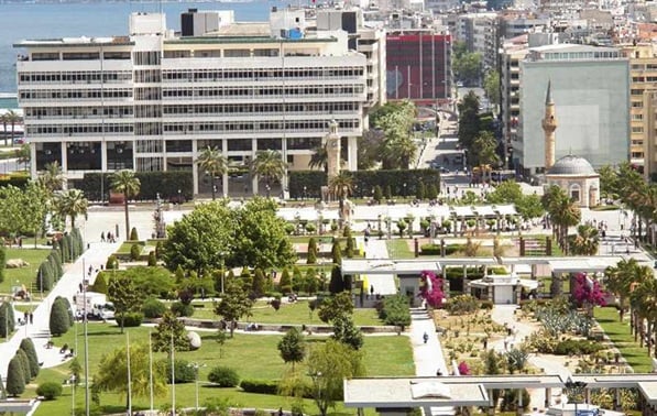 Konak Meydanı by null