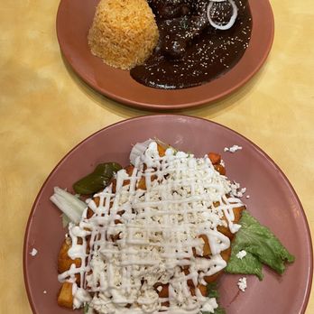 Amealco Mexican Kitchen - Queretanas Enchilada y Mole de la Casa - Mexican Near Me - Doraville, Georgia Amealco Mexican Kitchen - Queretanas Enchilada y Mole de la Casa - Mexican Near Me - Doraville, Georgia