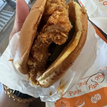 Popeyes Louisiana Kitchen - Pickle Glaze Chicken Sandwich - Fast Food Near Me - Simi Valley, California Popeyes Louisiana Kitchen - Pickle Glaze Chicken Sandwich - Fast Food Near Me - Simi Valley, California