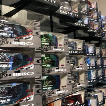 Attridge - Goggles - Ski & Snowboard Shops Near Me - Vernon, British Columbia