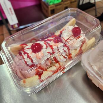 La Michoacana - Strawberry Banana Split - Ice Cream & Frozen Yogurt Near Me - Escondido, California La Michoacana - Strawberry Banana Split - Ice Cream & Frozen Yogurt Near Me - Escondido, California