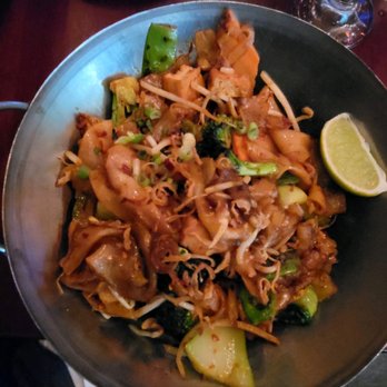 Laut - Thai Near Me - New York, New York Laut - Thai Near Me - New York, New York