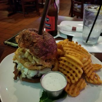 Avenue American Bistro - White Cheddar Burger - Sports Bars Near Me - Wayne, Michigan