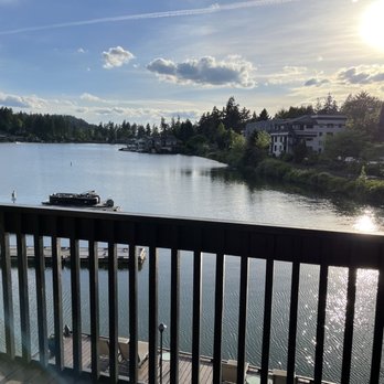 Lakeshore Inn - Room view - Hotels Near Me - Lake Oswego, Oregon
