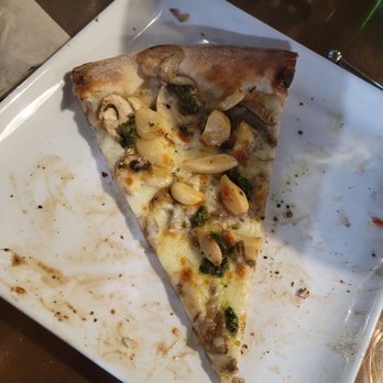 Luccas Pizza - Potato pesto pizza with roasted garlic - Pizza Near Me - Sacramento, California Luccas Pizza - Potato pesto pizza with roasted garlic - Pizza Near Me - Sacramento, California