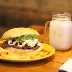 The Rustic - Un churrasco italiano un clásico sándwich chileno