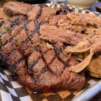 Big Rig Kitchen & Brewery - Smoked platter for 3. It's a nice portion of meat. Steak is leaner than I like a little dry. Pulled pork, meatloaf, brisket were fantastic. - Brewpubs Near Me - Richmond Hill, Ontario
