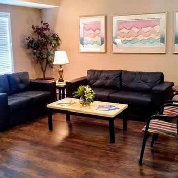 GuestHouse Enumclaw - Lobby - Hotels Near Me - Enumclaw, Washington