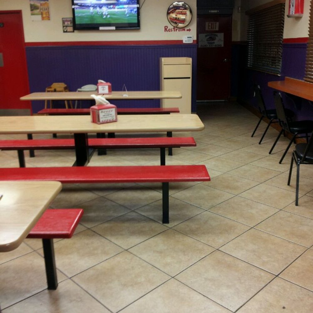 Baldwin Park Pizza - The dinning area. - Pizza Near Me - Baldwin Park, California