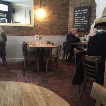 Pierre Victoire - Interior - French Near Me - Oxford, OXF