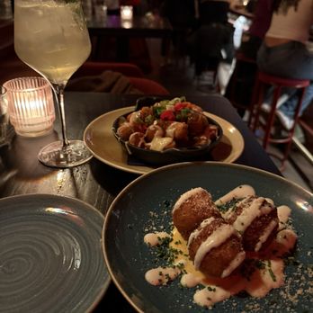 Fernando’s Hideaway - Food time! - Cocktail Bars Near Me - New York, New York