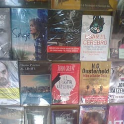 Puerto Libro - La vidriera de Puerto Libro, desdr Fontanarrosa hasta Rial