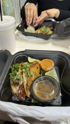 EL TRAGON TAQUERIA by null