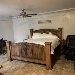 Basic Lodgings - King bedroom First time we stayed at this place and would hit sure stay again!!very friendly and clean and pet friendly!