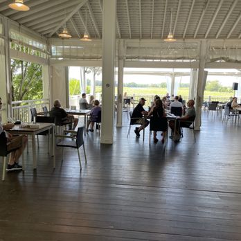 Bedell Cellars - Open air tasting room - Wineries Near Me - Cutchogue, New York