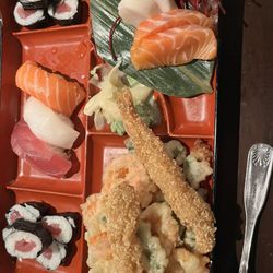 Sea Siam - Combo A: Sushi, Sashimi, tempura shrimp and veggies
